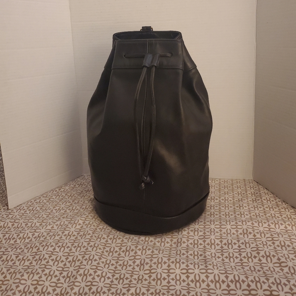 Coach  Vintage Drawstring Sling Bucket Crossbody Bag.